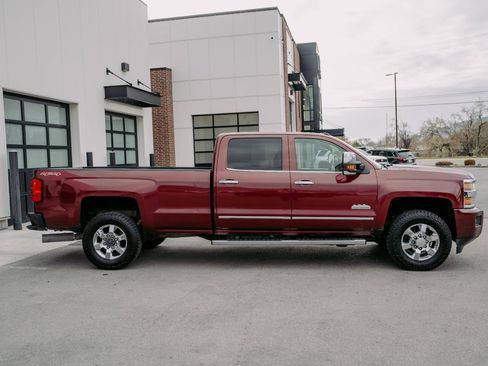 Used 2015 Chevrolet Silverado 3500 High Country image 9
