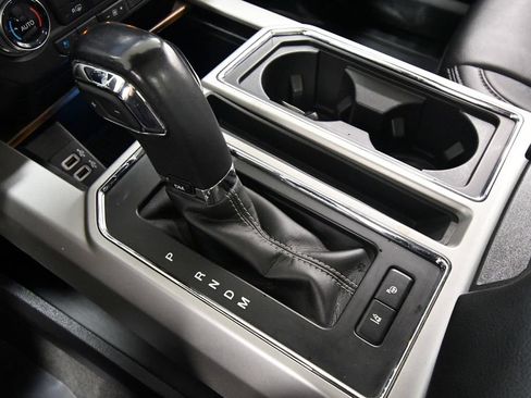 Used 2020 Ford F150 Lariat w/ Equipment Group 502A Luxury AWD/4WD image 28
