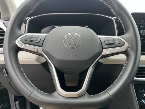 Used 2026 Volkswagen Taos SE AWD/4WD image 24