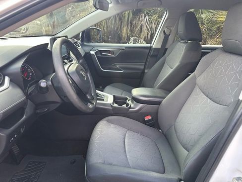 Used 2020 Toyota RAV4 XLE image 14