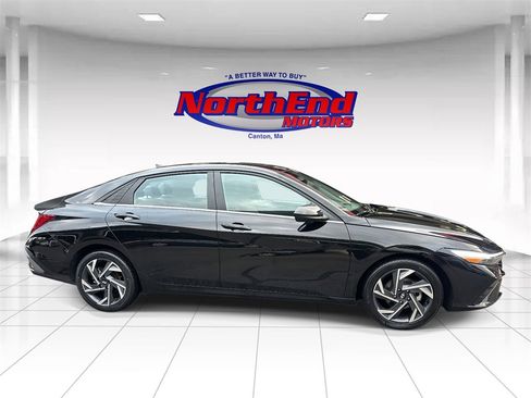 Used 2025 Hyundai Elantra SEL image 8