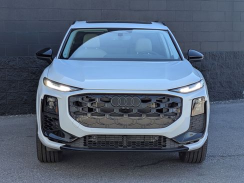 New 2026 Audi Q3 quattro 2.0T image 2