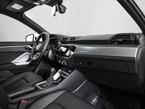 Certified 2025 Audi Q3 2.0T Premium w/ Convenience Package image 23