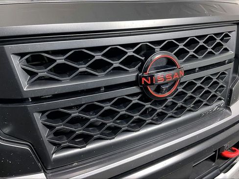 Used 2023 Nissan Titan PRO-4X w/ Pro-4x Convenience Package image 40