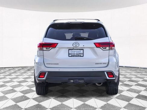 Used 2017 Toyota Highlander Limited AWD/4WD image 15