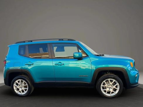 Used 2020 Jeep Renegade Latitude w/ Cold Weather Group AWD/4WD image 4