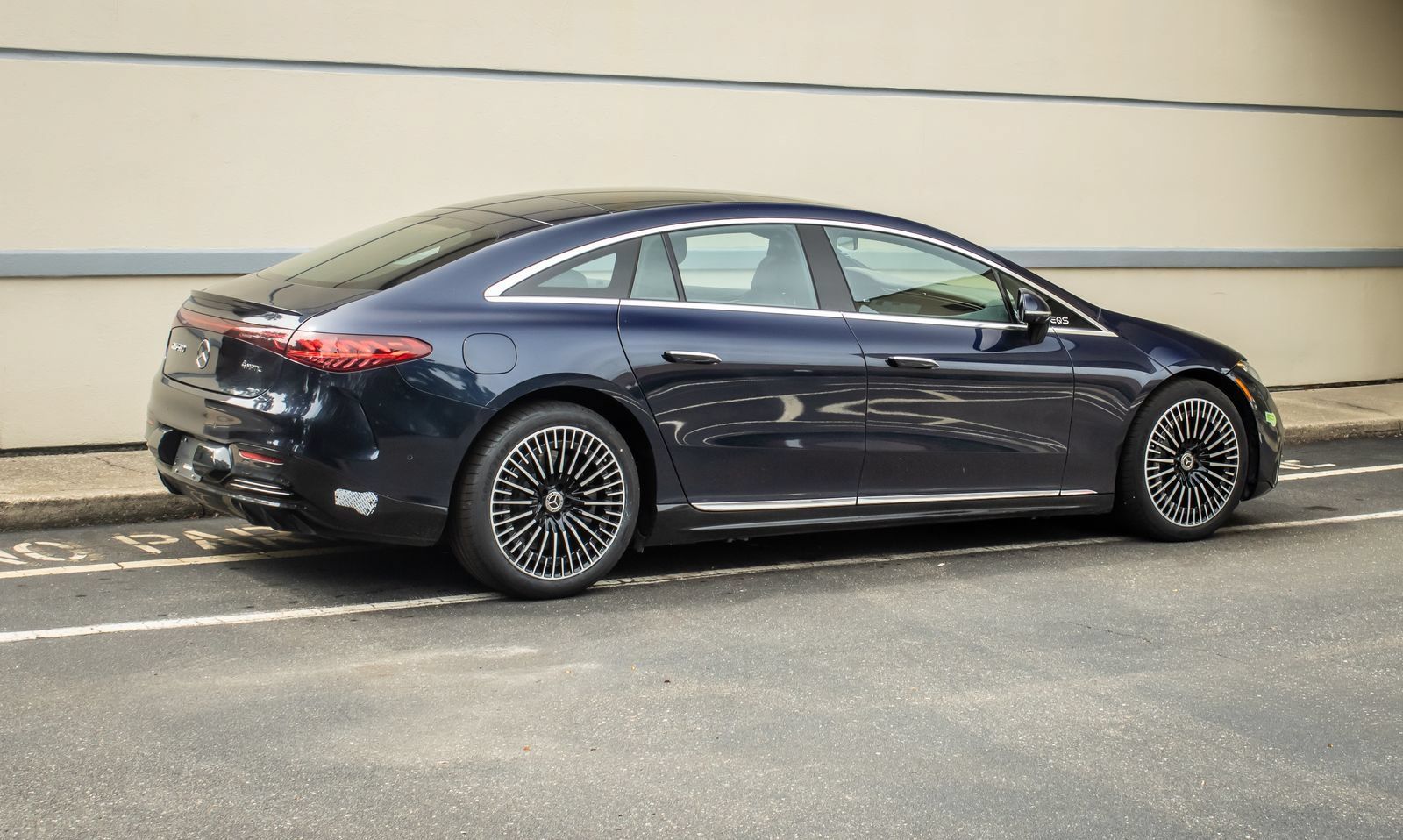 Used 2023 Mercedes-Benz EQS 580 4MATIC Sedan image 8