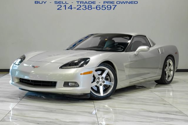 Used 2005 Chevrolet Corvette Coupe w/ Preferred Equipment Group RWD image 2