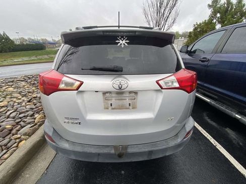 Used 2013 Toyota RAV4 LE image 3