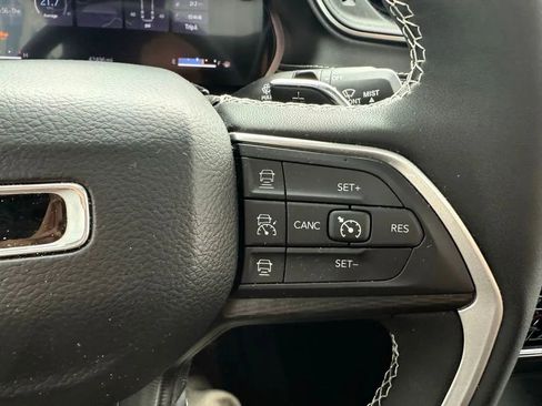 Used 2023 Jeep Grand Cherokee L Laredo AWD/4WD image 24