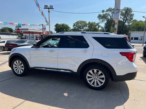 Used 2021 Ford Explorer Limited w/ Equipment Group 301A AWD/4WD image 8