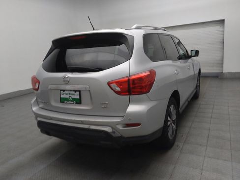 Used 2018 Nissan Pathfinder SL AWD/4WD image 9