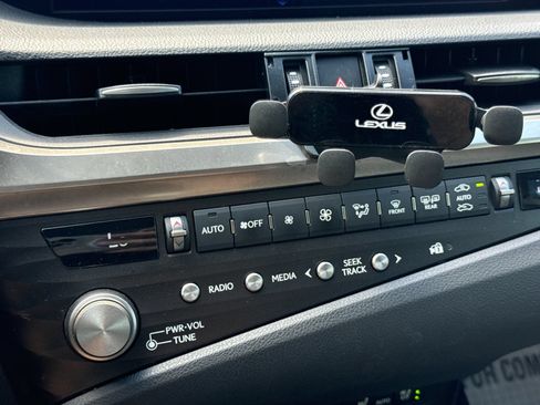 Used 2021 Lexus ES 300h w/ Premium Package FWD image 17