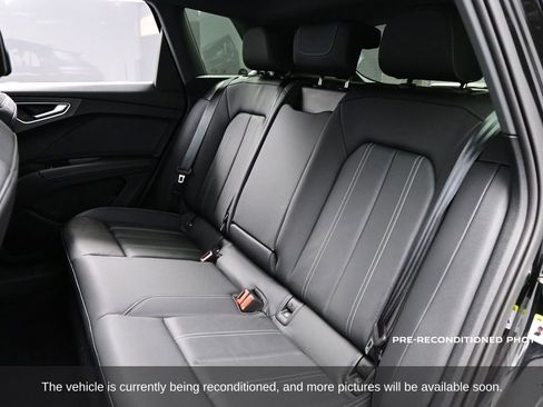 Used 2024 Audi Q4 e-tron Premium Plus w/ Premium Plus image 31