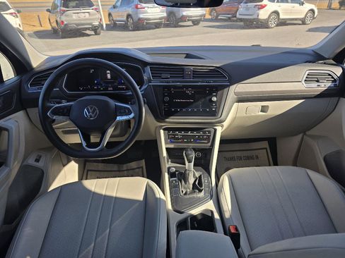 Used 2024 Volkswagen Tiguan SE image 22