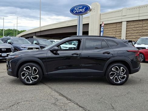 Used 2025 Chevrolet Trax RS w/ Sunroof Package FWD image 7