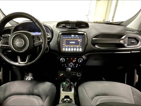 Used 2022 Jeep Renegade Latitude w/ Sun/Sound Group image 15
