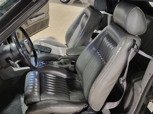 Used 1989 Ford Mustang LX RWD image 13