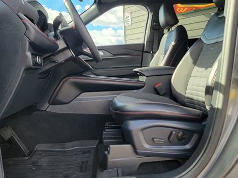 Used 2025 Ford Explorer ST-Line image 21