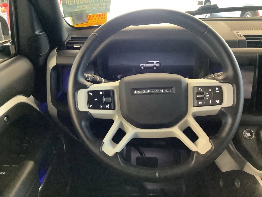 Used 2025 Land Rover Defender 130 X-Dynamic SE AWD/4WD image 11