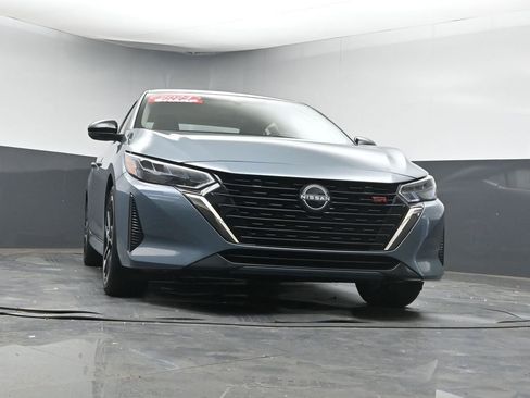 Used 2024 Nissan Sentra SR w/ SR Premium Package image 32