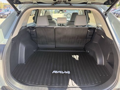 Used 2022 Toyota RAV4 XLE Premium AWD/4WD image 13