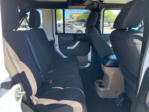 Used 2015 Jeep Wrangler Unlimited Sahara w/ Connectivity Group image 15