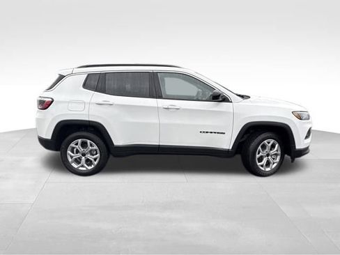 New 2026 Jeep Compass Latitude image 8