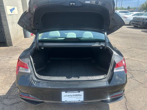 Used 2023 Hyundai Elantra Limited FWD image 29