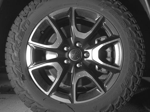 Used 2025 Jeep Compass Trailhawk AWD/4WD image 13