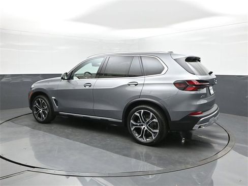 New 2026 BMW X5 sDrive40i w/ Parking Assistance Package image 5