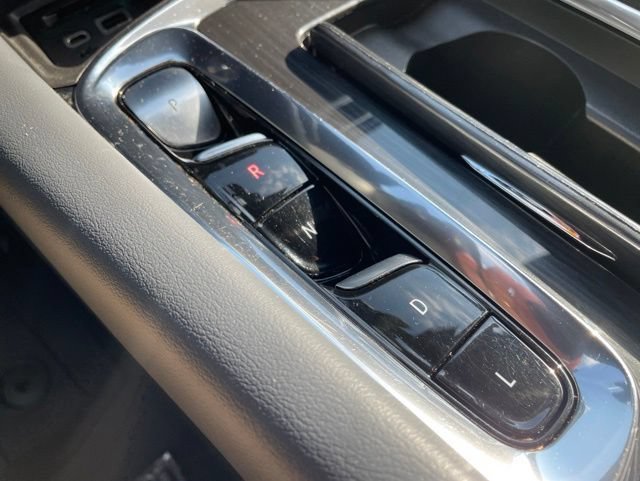 Used 2023 Buick Enclave Essence FWD image 25