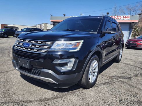 Used 2017 Ford Explorer XLT w/ Equipment Group 202A image 1