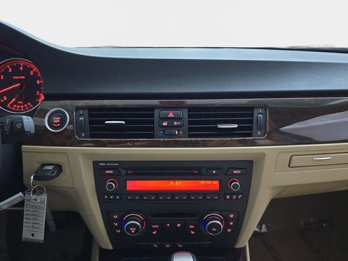 Used 2011 BMW 328i xDrive Sedan AWD/4WD image 22