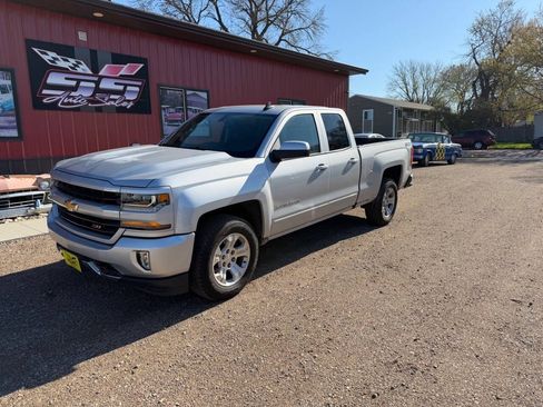 Used 2018 Chevrolet Silverado 1500 LT w/ All Star Edition AWD/4WD image 2