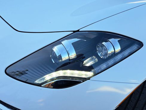 Used 2018 Karma Revero Luxury image 33