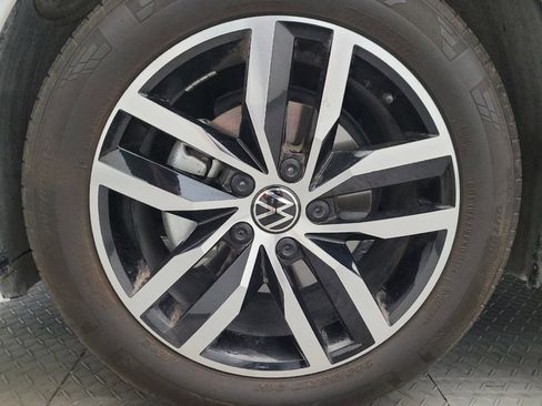 Used 2025 Volkswagen Jetta SE FWD image 31