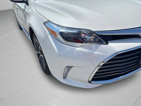 Used 2018 Toyota Avalon XLE Premium FWD image 31