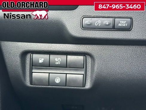 Used 2025 Nissan Leaf S image 18