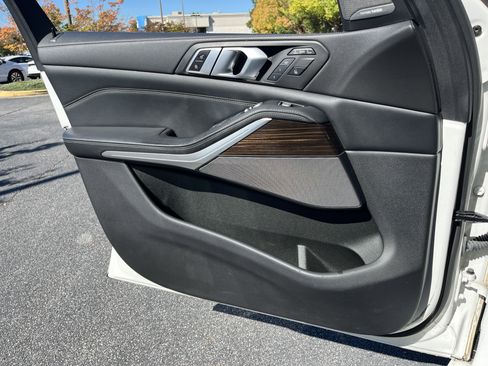 Used 2023 BMW X7 xDrive40i image 17