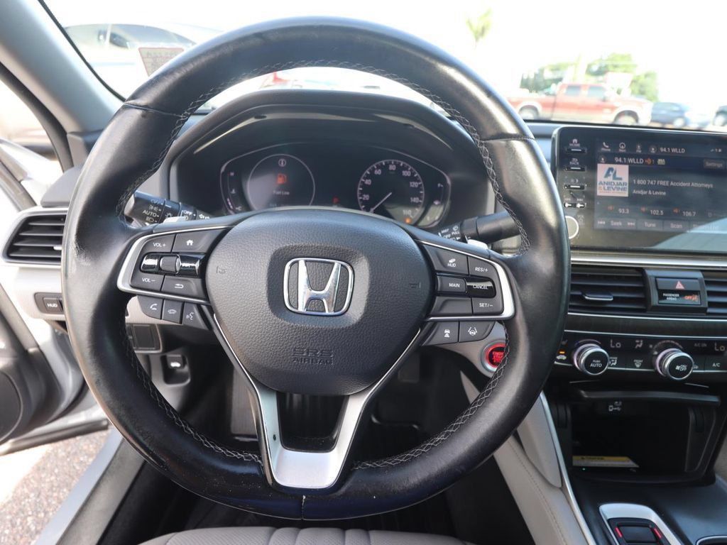 Used 2018 Honda Accord Touring image 17