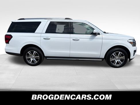 Used 2022 Ford Expedition Max Limited AWD/4WD image 2