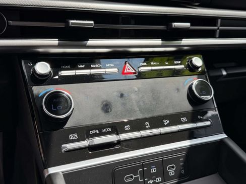 Certified 2024 Hyundai Santa Fe SEL AWD/4WD image 32