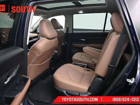 Used 2025 Toyota Grand Highlander AWD image 10