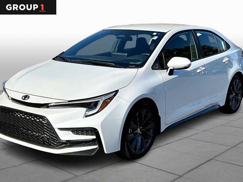 Certified 2025 Toyota Corolla SE image 1