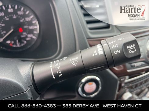 Used 2015 Nissan Pathfinder Platinum w/ Family Entertainment Package image 50