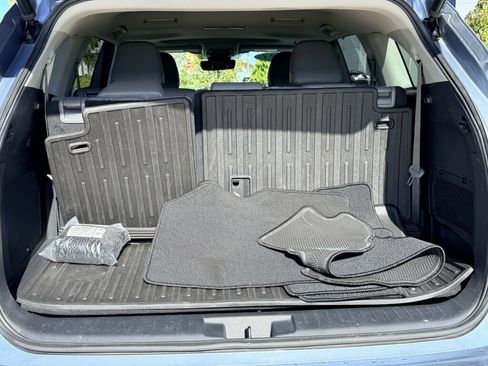 Used 2023 Toyota Highlander Limited image 14