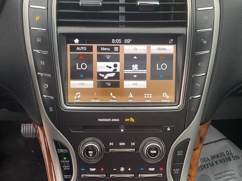 Used 2019 Lincoln Nautilus Reserve image 11