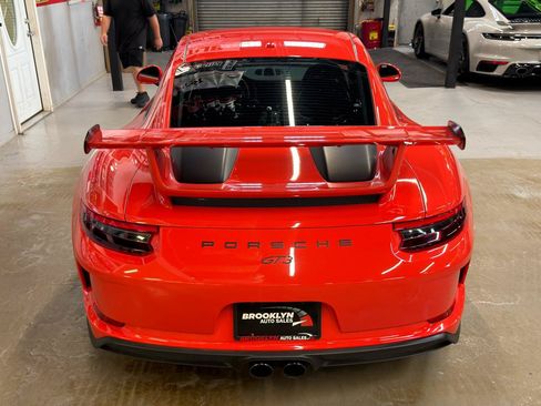 Used 2018 Porsche 911 GT3 w/ Sport Chrono Package RWD image 11