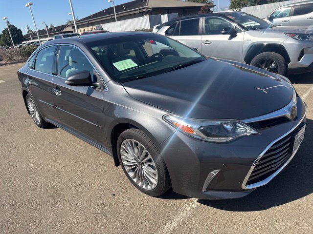 Used 2018 Toyota Avalon Limited FWD image 2
